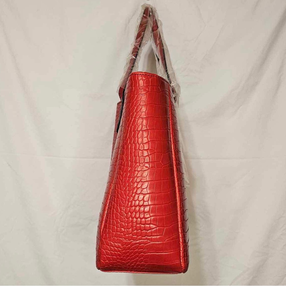 MKF - Sadie Oversize Tote Handbag - Picture 4 of 9